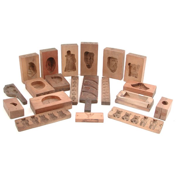 Lot of Japanese Rice Molds: Lot of Japanese Rice Molds depicting flowers, fauna and animals.