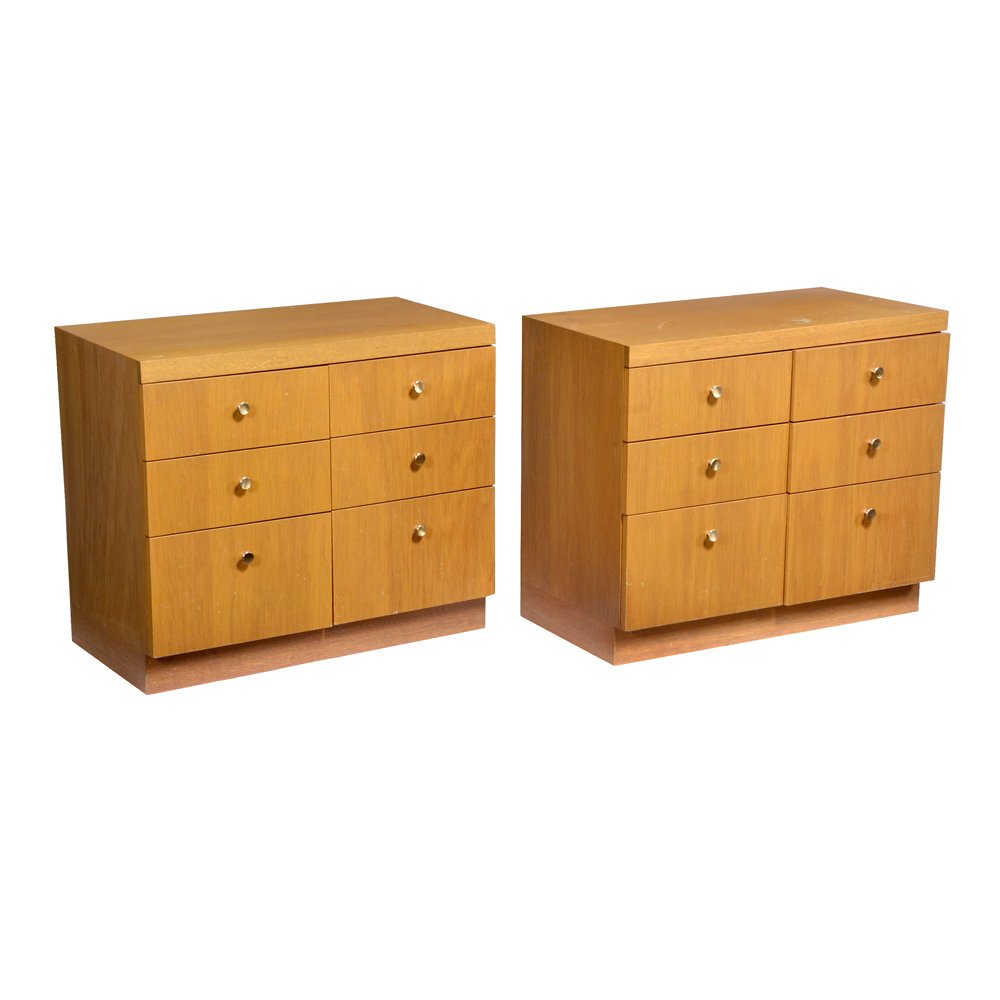2 Chests of Drawers, John Howe/ Frank Lloyd Wright: Pair of Frank Lloyd Wright design oak six drawer chests of simple design with brass pulls. 27.25"h x 32"w x 17.25"d. Very good original condition. From the estate of John H. Howe, architect and 32 yea