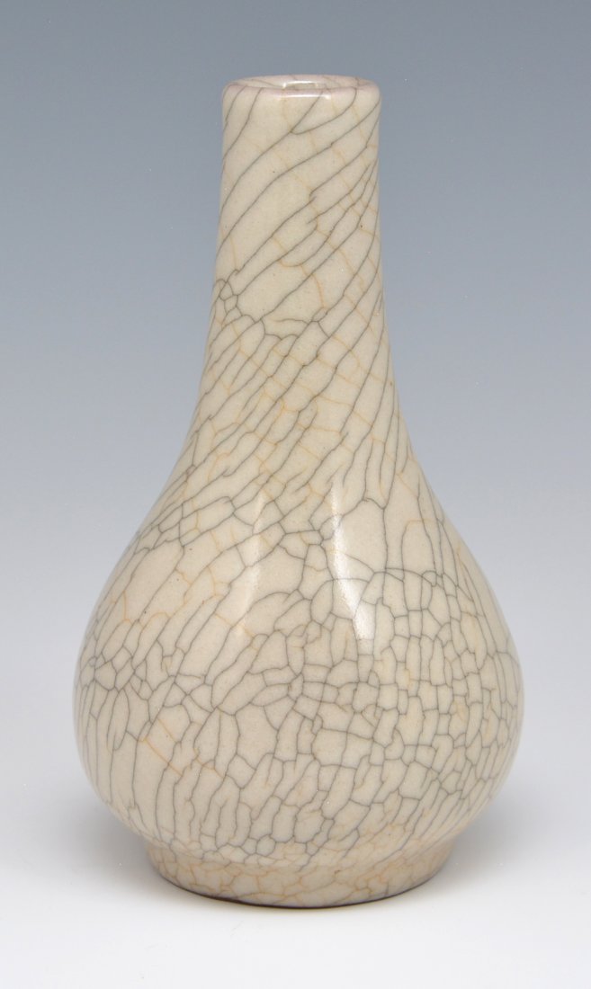 Chinese Ko-Yao pear vase (1 of 3)