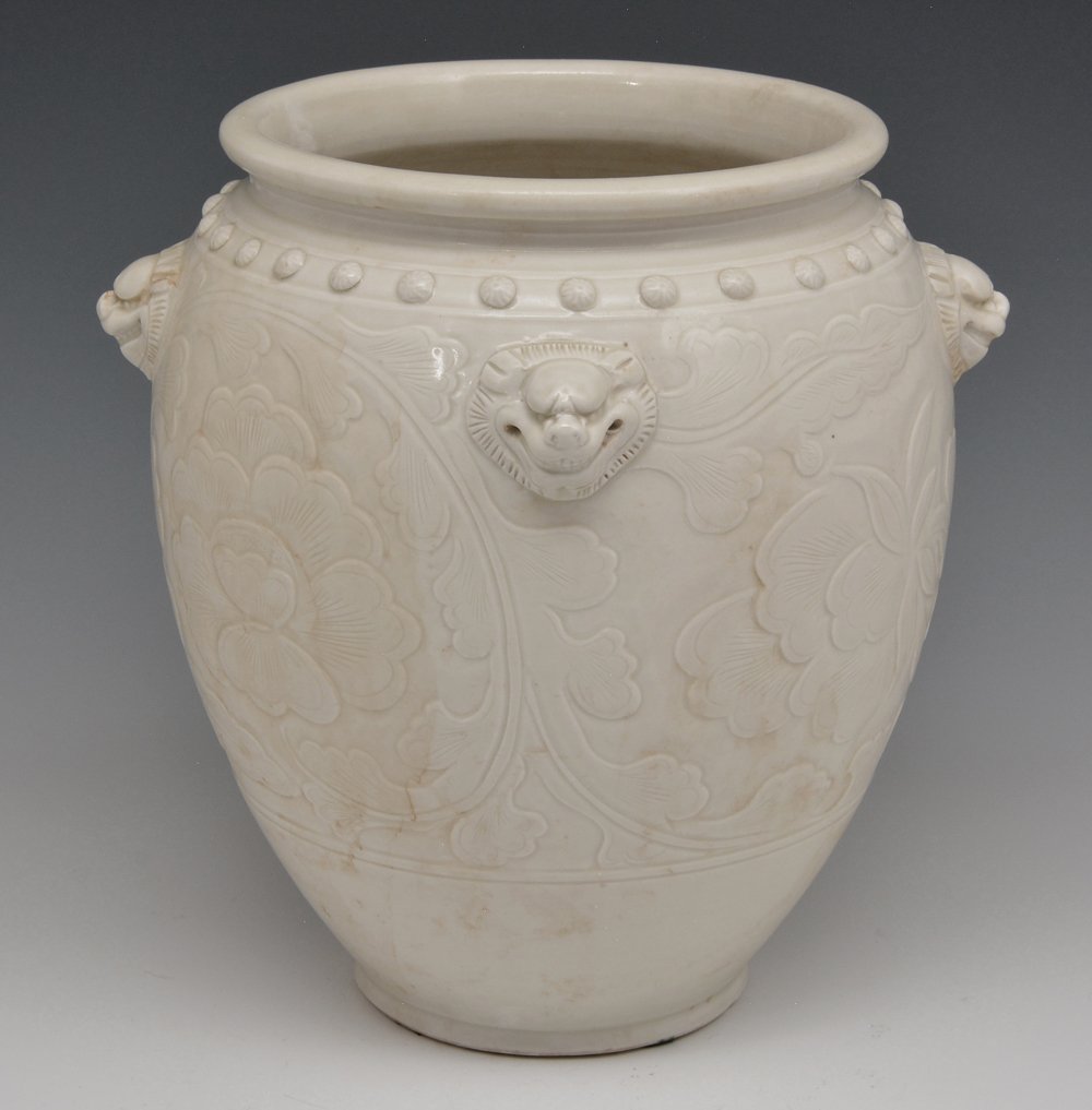 Tang white glazed jar (1 of 3)