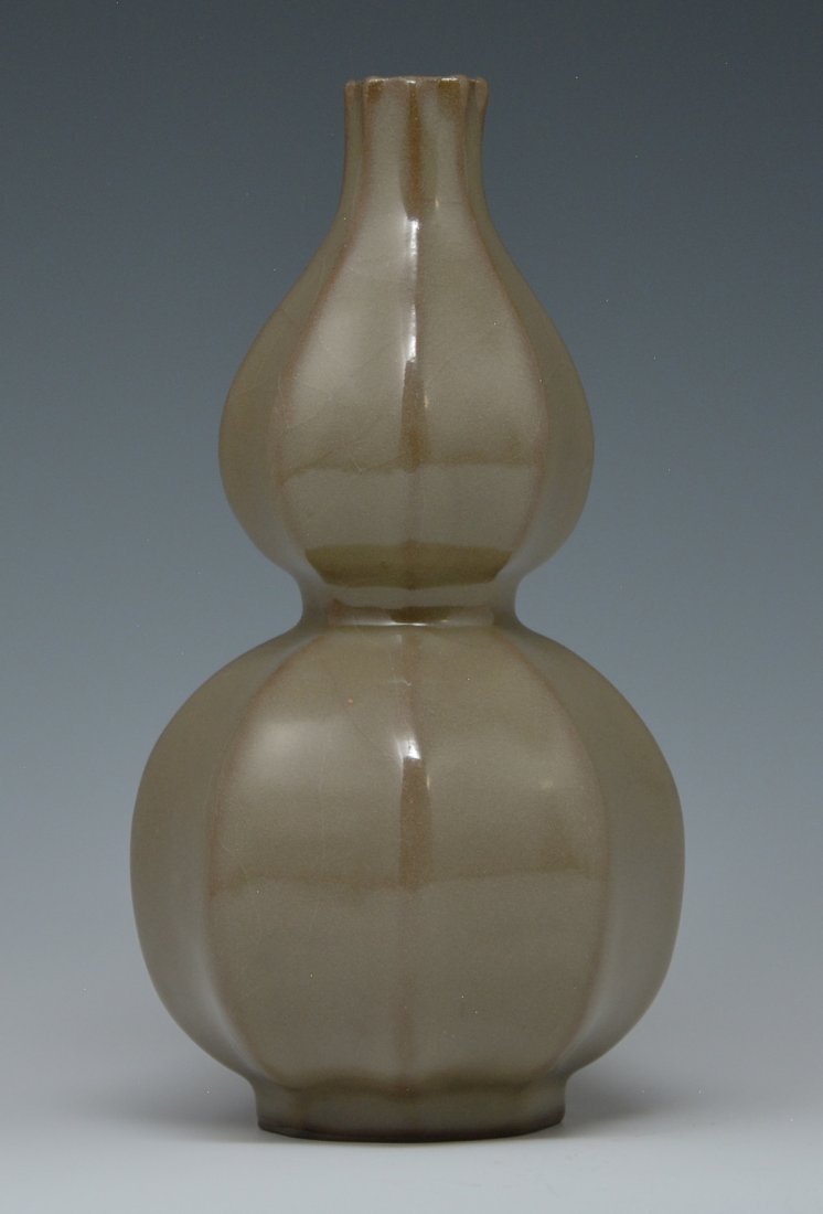 Kuan ware double-gourd vase (1 of 3)
