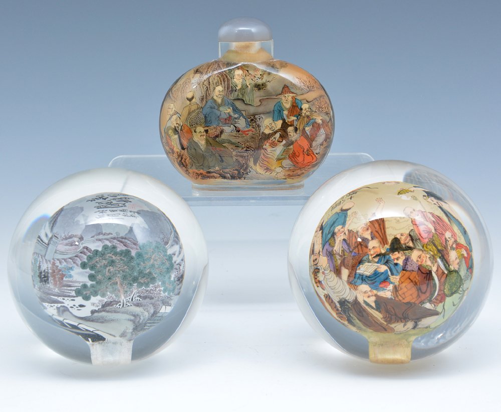 Two Chinese reverse painted crystal balls and snuff (1 of 5)