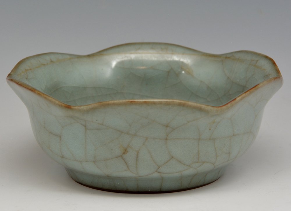 Kwan-Type Longchuan Floral-Rim Bowl, 5.5 inch wide (1 of 3)