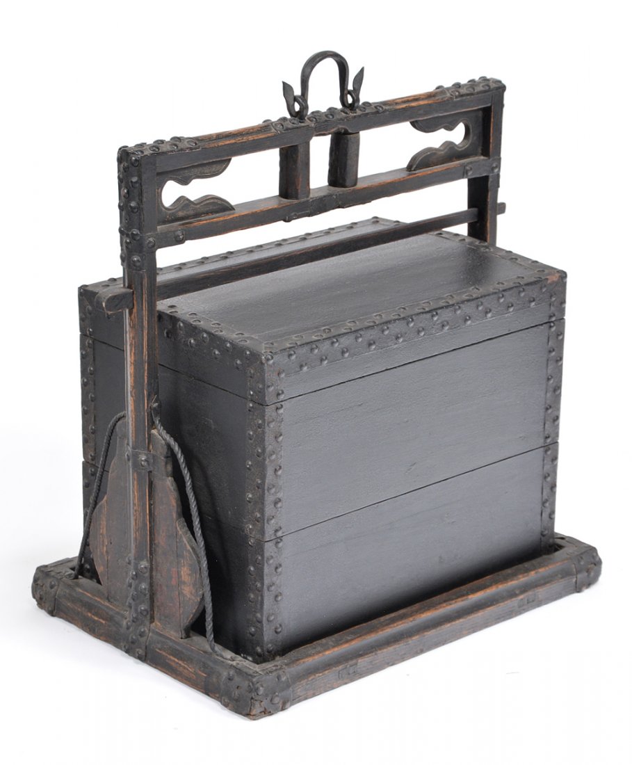 Chinese 2 compartment pigskin carrying box, fancy (1 of 1)