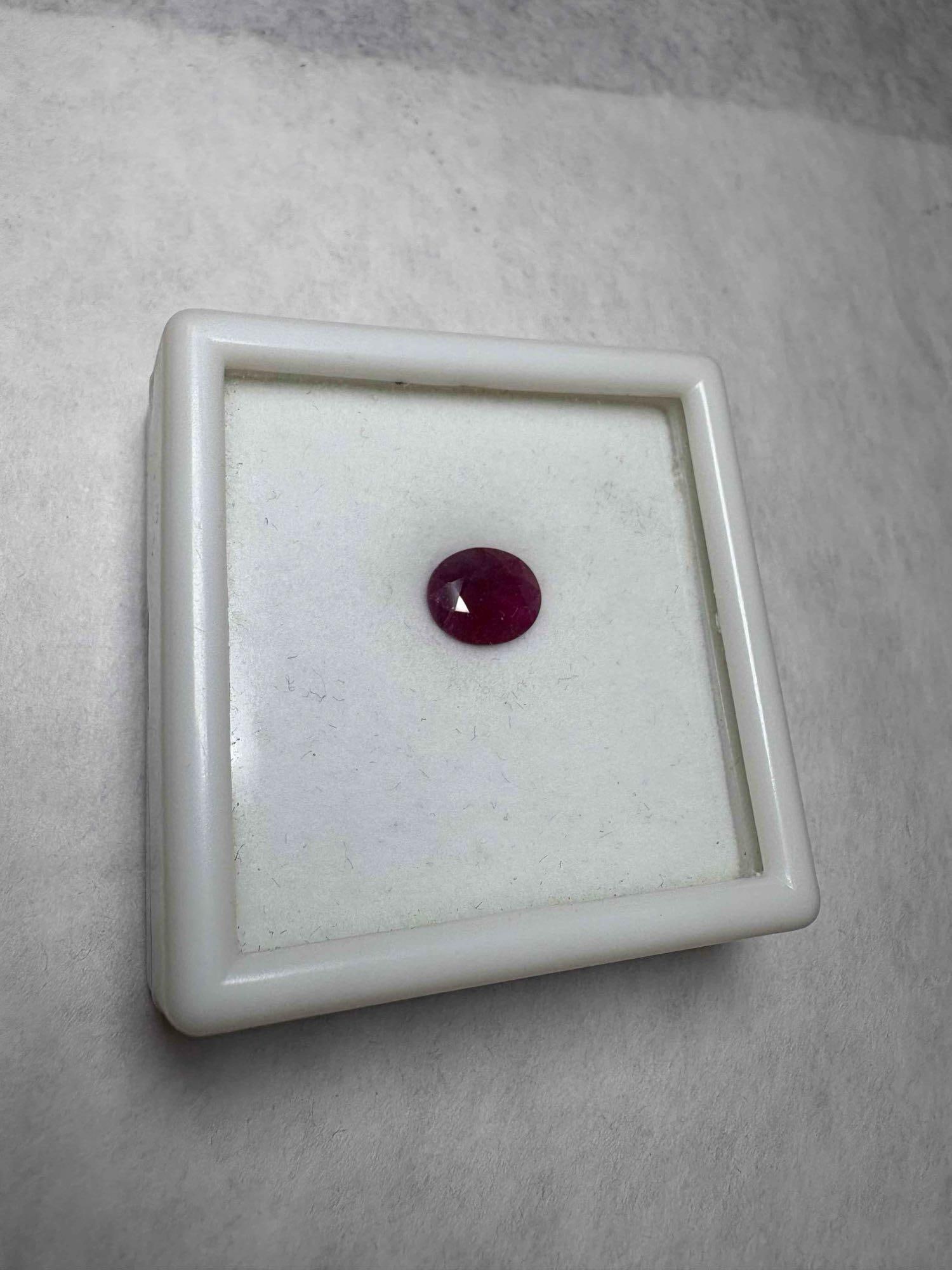 Burmese Ruby 2.78ct Oval Cut (1 of 2)