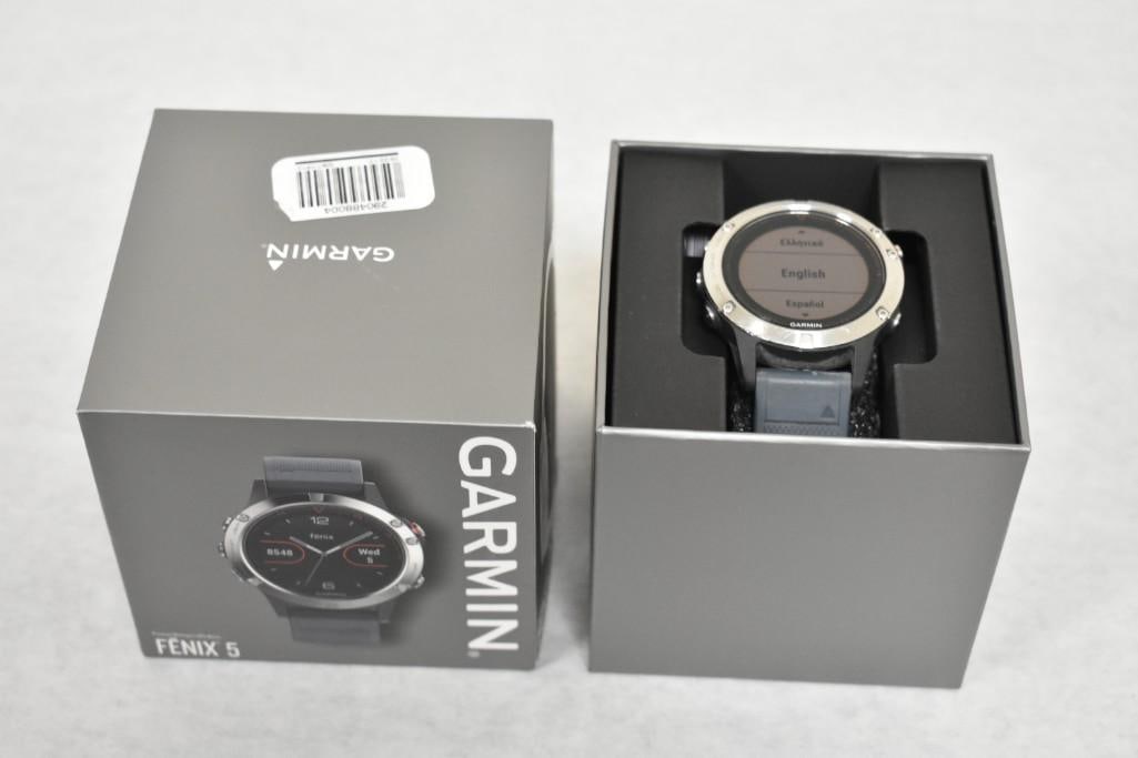 Garmin Fenix 5 Men's Wrist Watch (1 of 11)