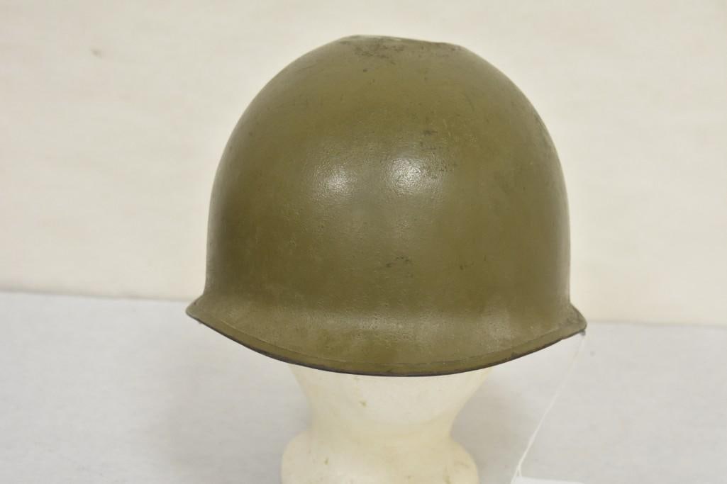 WW2 U.S. Helmet w Liner (1 of 13)