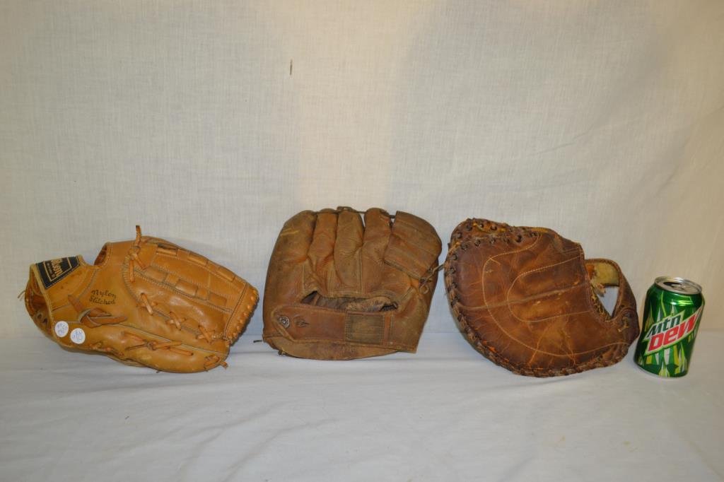 3 Leather Baseball Mitts Right Handed (1 of 10)
