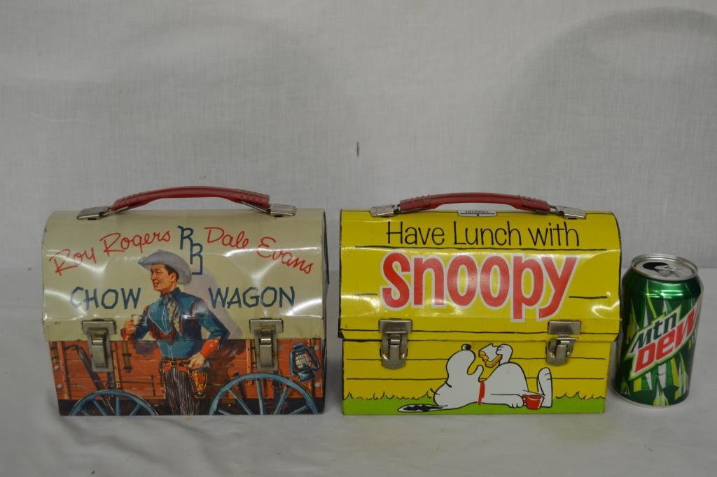2 Vintage Metal Lunchboxes (1 of 7)