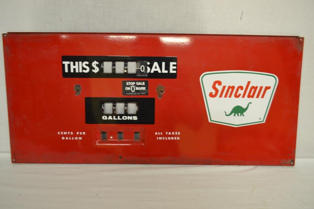 Metal Sinclair Gas Pump Face Red (1 of 7)