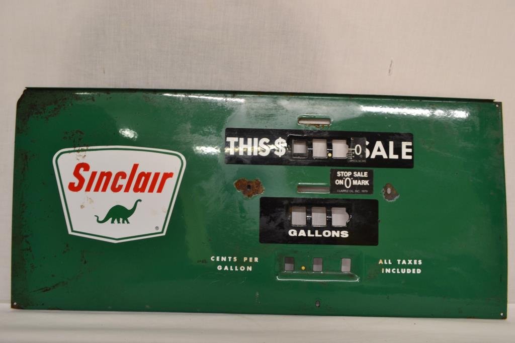 Metal Sinclair Gas Pump Face Green (1 of 7)