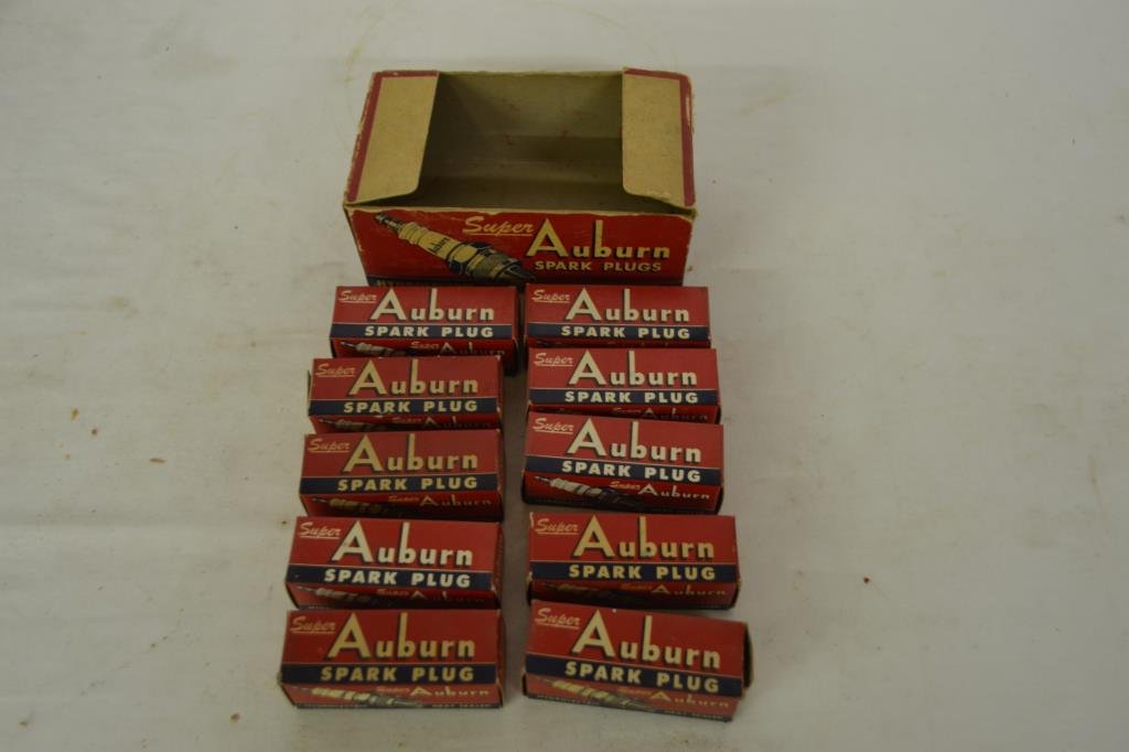 10 Vintage Super Auburn Spark Plugs in Boxes (1 of 10)
