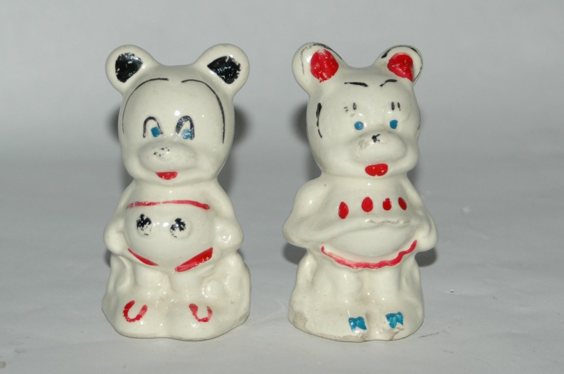 Two Pair Walt Disneys Mickey & Minnie Mouse S&P Shakers: Two Pairs of 1940's Walt Disney's Mickey & Minnie Salt and Pepper shakers S&P. Total of 4 individual shakers. Both pairs are hand painted in red and blue. All four have the original cork stoppers. 3-1