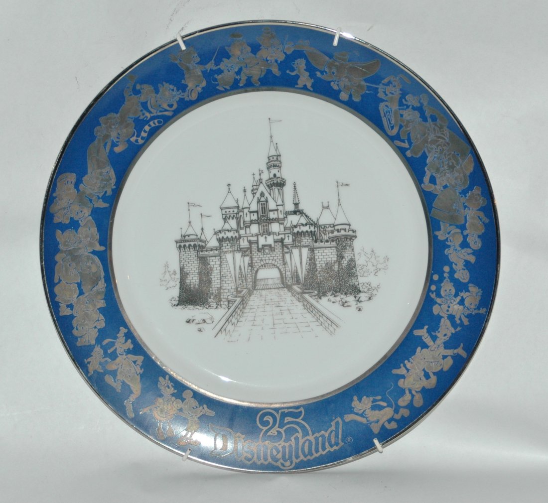 Disneyland 25th Anniversary Plate - Edged w/ Silver: 39 years ago in 1980, Disneyland celebrated their 25th Anniversary. Hard to believe! During that celebration Disney offered many anniversary items. This plate is from that offering. The plate features