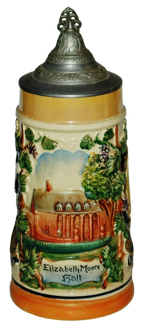 US College Stein West Virginia seal & Building: Pottery Relief US College Stein 1/2L. West Virginia seal, Mountaineers and Elizabeth Moore Hall. Mint.