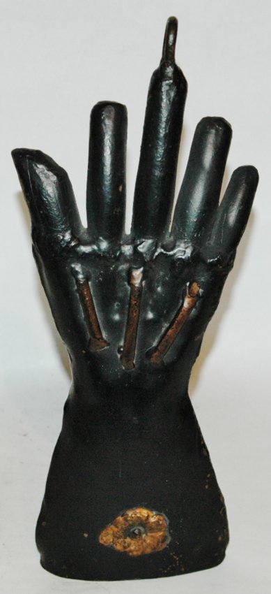 Vintage Figural Painted Metal Glove Store Sign (1 of 3)