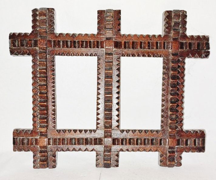 Vintage Tramp Art Wood picture Frame (1 of 2)