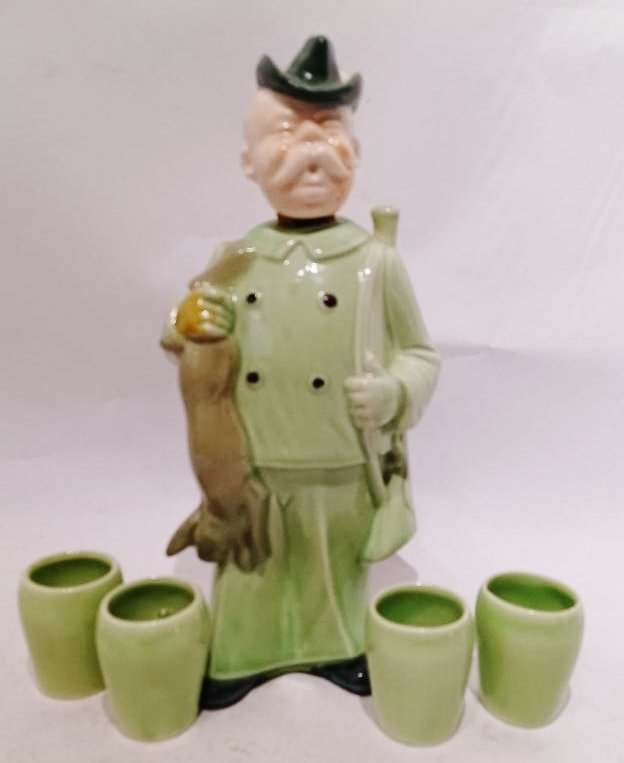 German 9" Hunter w Rabbit Bottle w Four Matching cups (1 of 3)