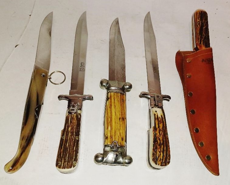 Group of Five Horn Handled  Knives (1 of 9)