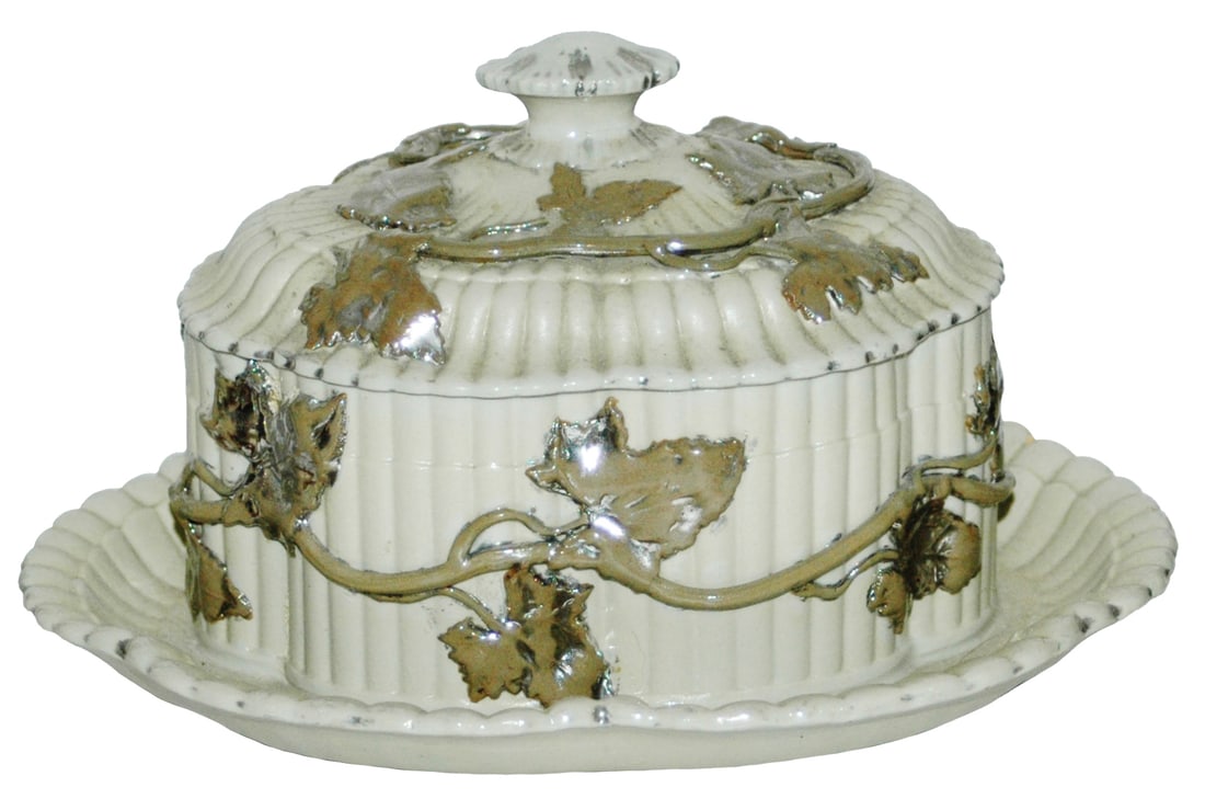 Mettlach Earlyware Covered Bowl W Applied Leaf (1 of 1)