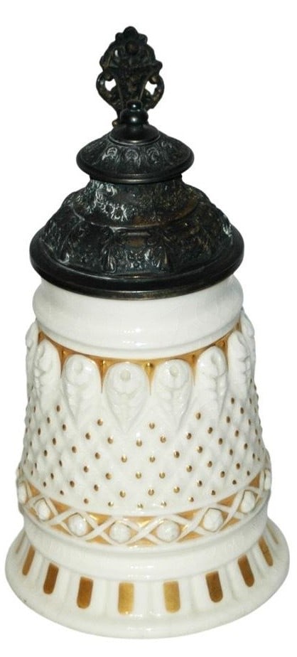 Floral Design W Gilding Stein w Fancy Relief Lid: Pottery Karl Knoll Relief 1/2L. Floral design with gilding. Fancy relief pewter lid. Mint.