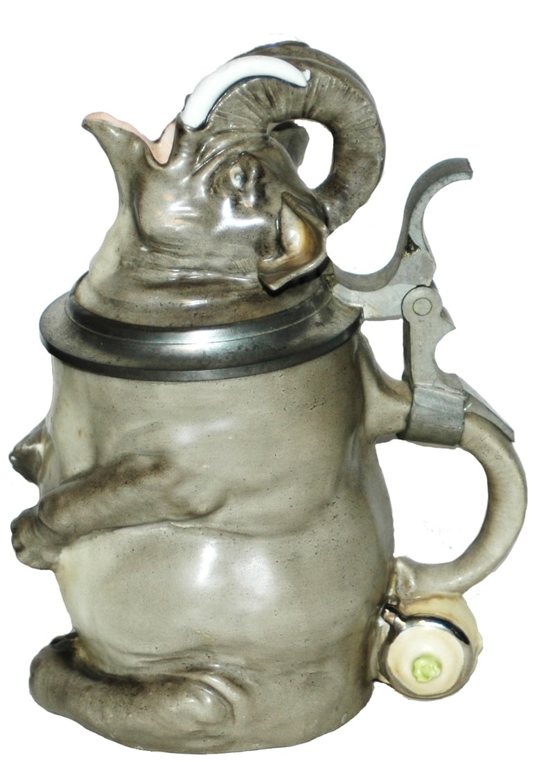 Elephant Schierholz w Sad Radish Character Stein (1 of 4)