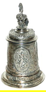 Science & Art Silver Plated Electrotype tankard circa 1870-1890, Floral & Alligator: Silver Plate Relief 1/2L. Detailed cherub panels with chased angels and floral. Ornate alligator finial. Very fancy. Mint.