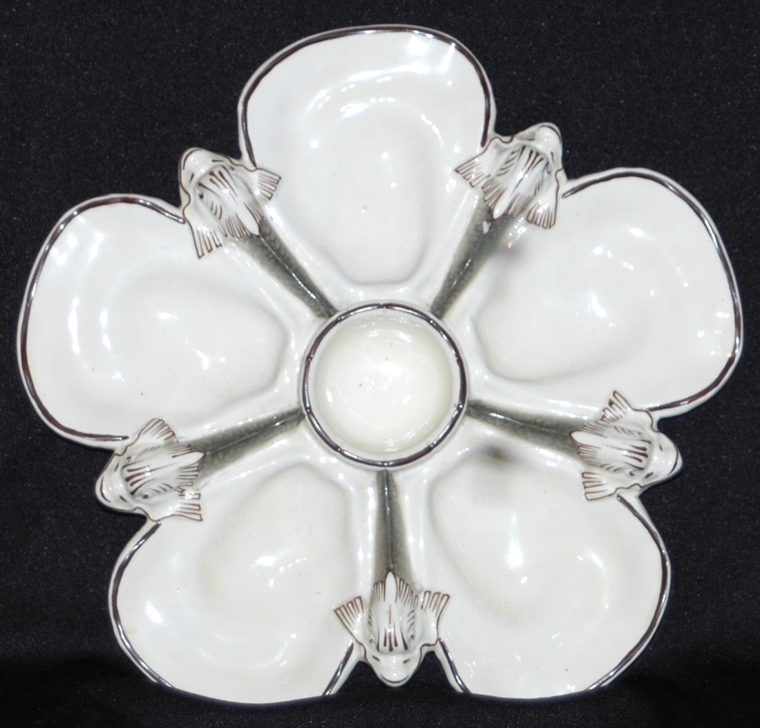 Wedgewood Oyster Plate Dolphin Design 5 Wells: Wedgewood Pottery 9" Oyster Plate. Relief dolphin design with 5 wells. Mint.