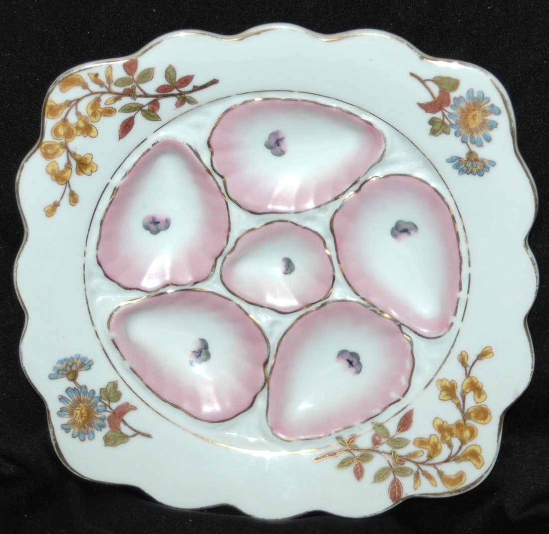 Marx & Gutherz Carlsbad Floral Oyster Plate: Marx & Gutherz Carlsbad 9" Oyster Plate. Detailed floral in 6 wells. Mint.
