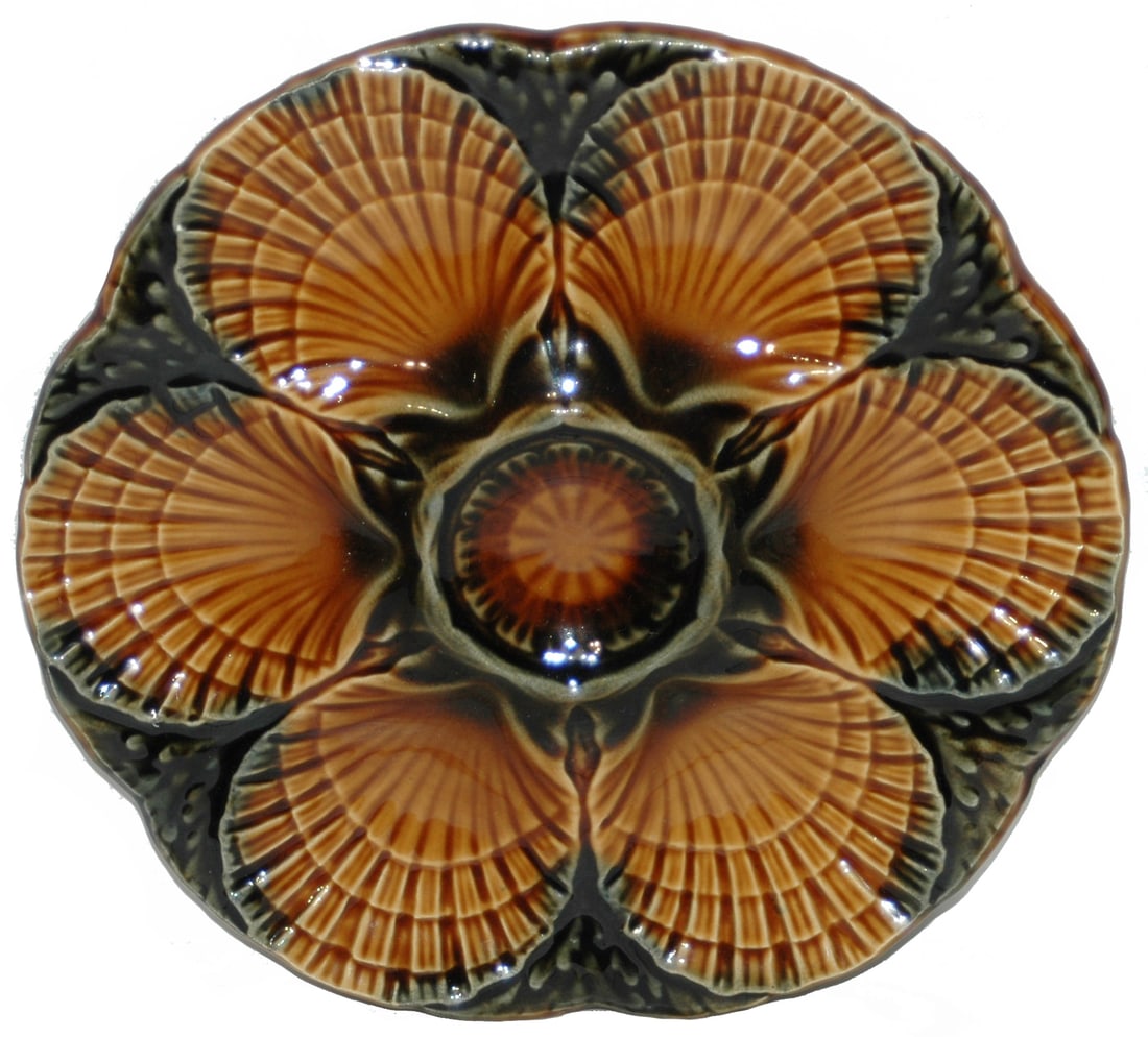 Oyster Plate Sarreguemines Majolica: Sarreguemines Majolica 9 1/2” Oyster Plate. 6 glazed wells. Mint.