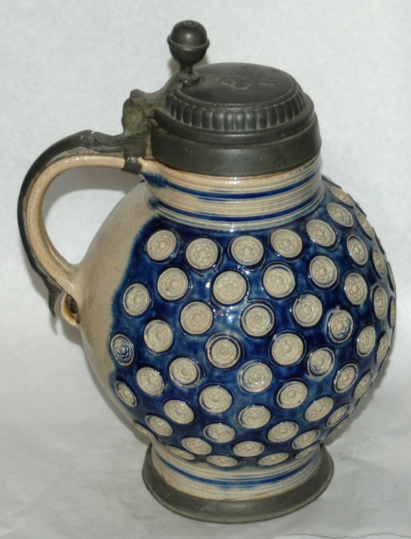 2L Westerwald Rosette Design Stein c. 1700 - 3