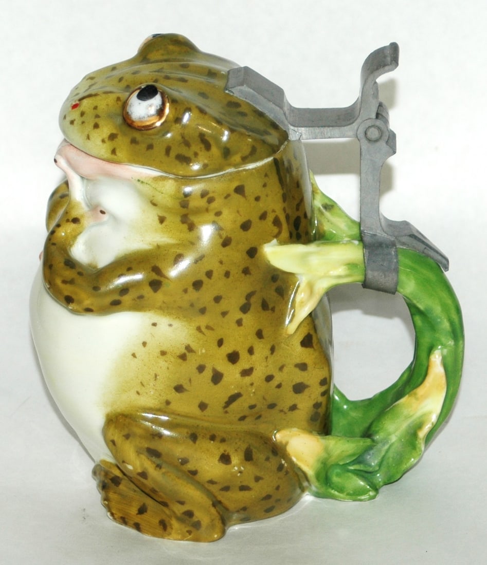 Standing Frog Schierholz Character Stein - 3
