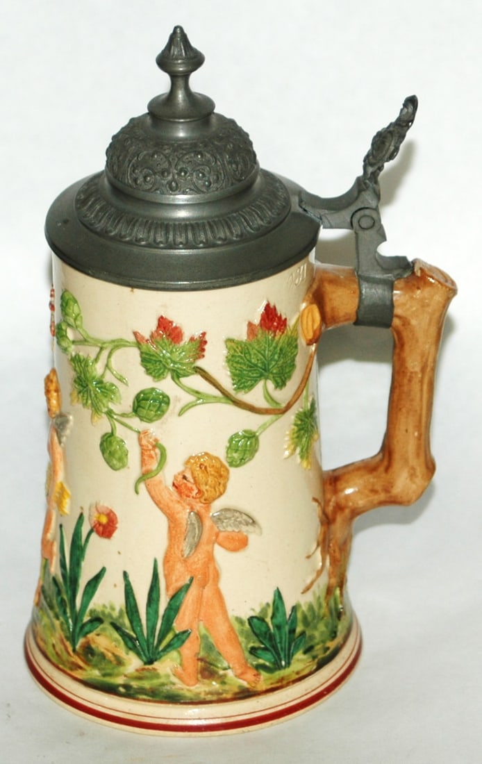 3/10L Cherubs Picking Hops Relief Stein - 4