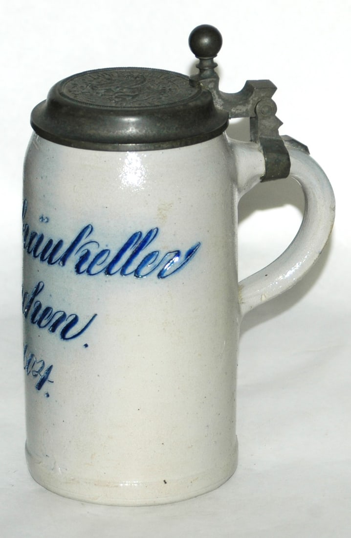 1L Lowenbraukeller Munich Stein w Matched Lid - 4