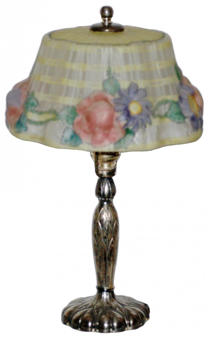 Floral Signed Pairpoint Puffy Boudoir Vintage Lamp: Pairpoint Puffy Boudoir Lamp. Early 20th century. Floral design. Shade is signed The Pairpoint Corp and is 9" wide. Base is signed also. Total Height 14". We have 9 vintage lamps in this auction. Plea