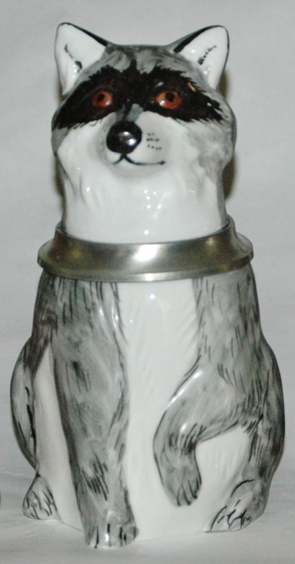 Racoon Character Stein: Character Stein 1/2L Andner Porcelain. Raccoon. Modern. Mint.