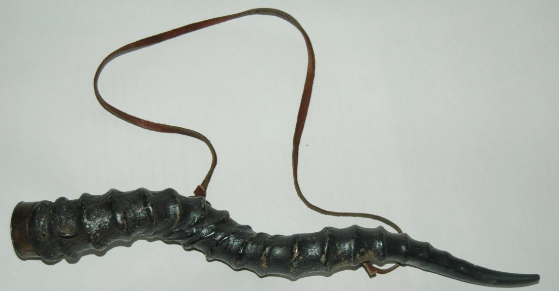 13" Horn powder horn (1 of 1)