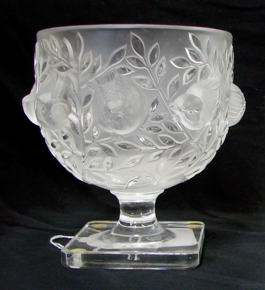 Lalique Elisabeth Vase Signed: Lalique Elizabeth Vase with birds. Signed "Lalique France". 5 3/8" height by 4 3/4" diameter. Excellent condition.