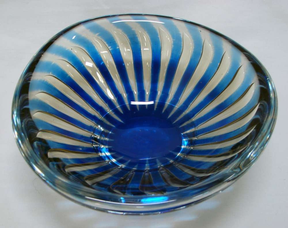 Orrefors Ariel Glass Bowl: Orrefors Ariel glass bowl signed "Orrefors Ariel FN (?) 1711 E Edwin Ohrstrom" measuring 2 3/4" height and 7" diameter.