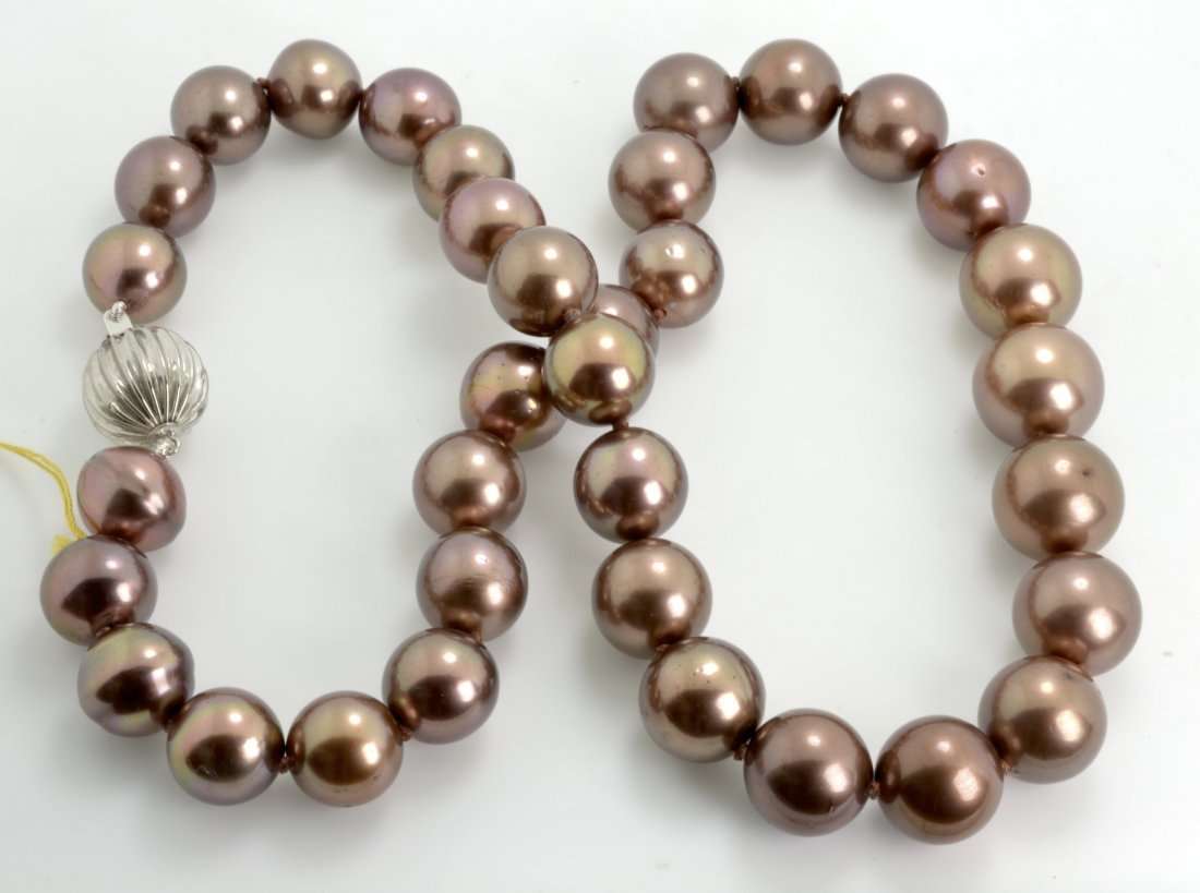 Tahitian "Chocolate" Cultured Pearl Necklace AV: $14,32: 14K white gold clasp with 35 tahitian "chocolate" cultured pearls