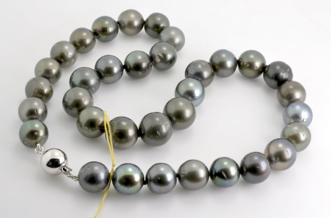 Tahitian South Sea Cultured Pearl Necklace AV: $13,939: Silver ball clasp with 34 genuine tahitian south sea cultured pearls