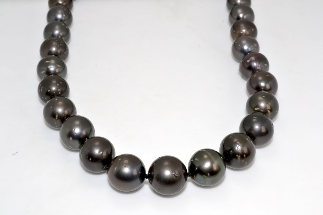 Tahitian South Sea Cultured Pearls AV: $13,309: Silver ball clasp with 32 genuine tahitian south sea cultured pearls K14J96