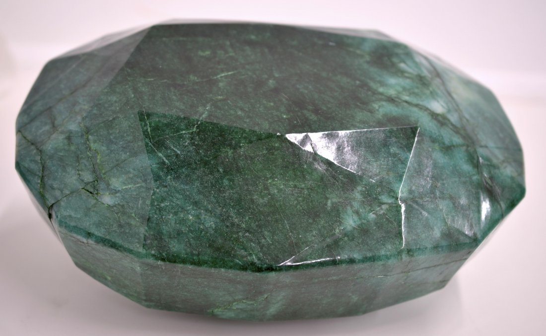 58,513.40 ct Green Beryl Loose Stone AV: $1,521,348: 58,513.40 ct Green Beryl Loose Stone HUGE AND HEAVY K15,000 12"x8.5"x6.5"