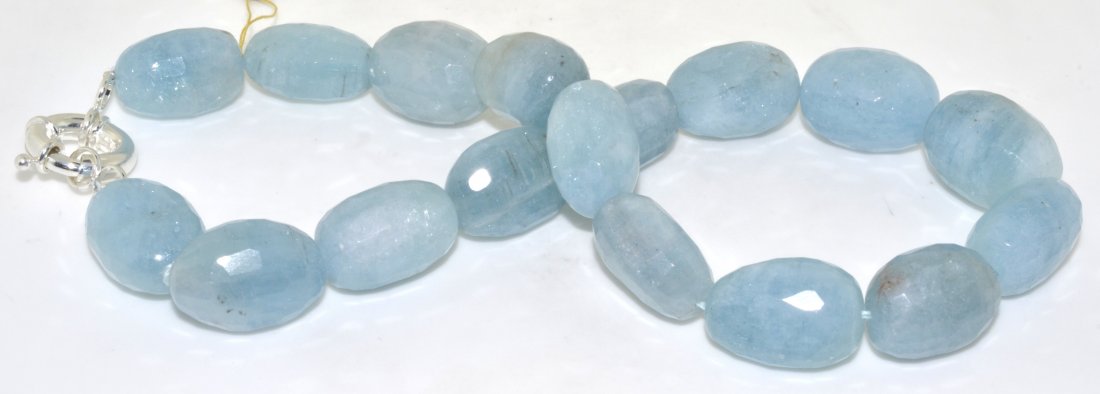 Aquamarine Necklace Appraised Value: $5,468: Silver Fancy Clasp With 17 Bead Aquamarines (Beryl) K99E9