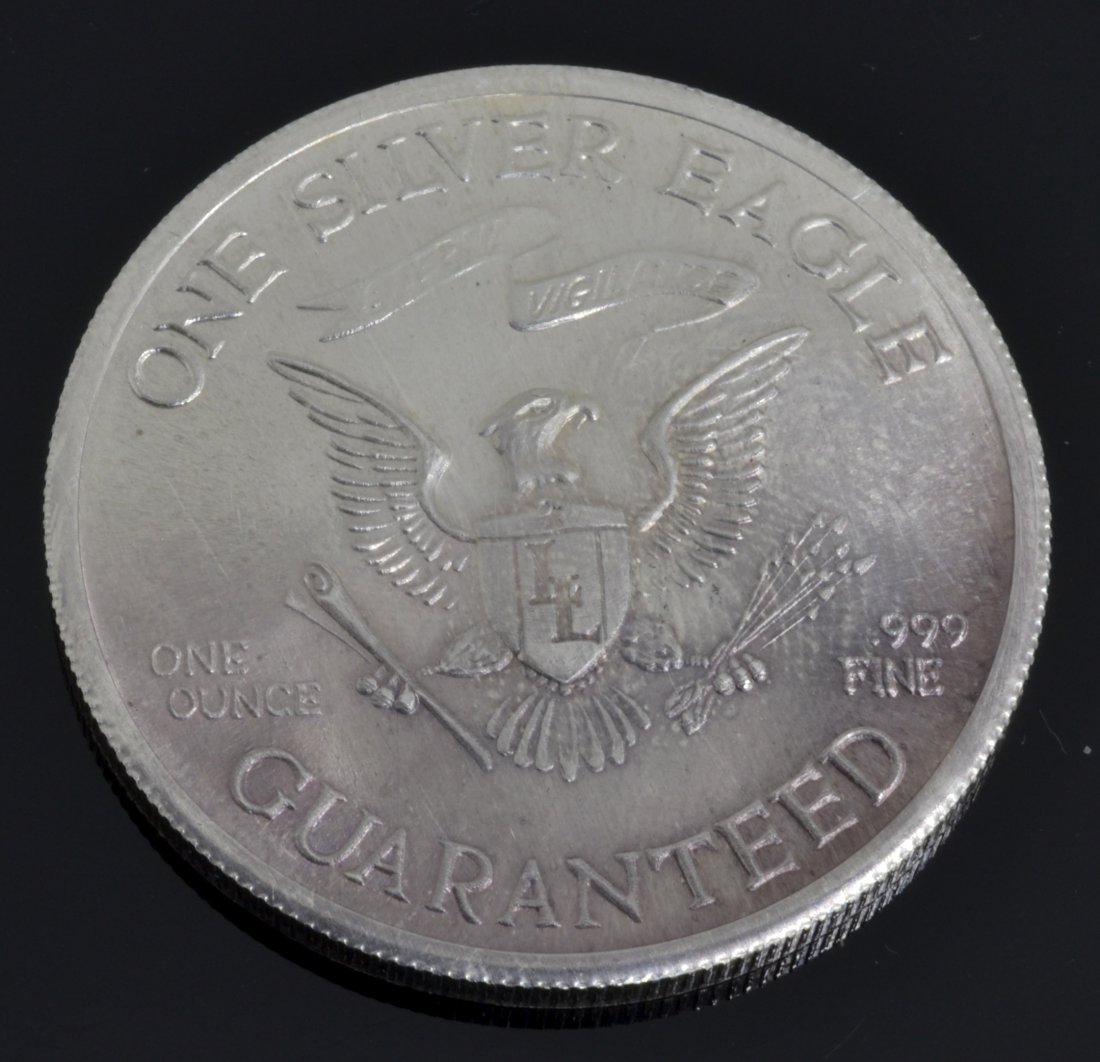 One Silver Eagle Coin 999 FINE 1 OUNCE 1974: One Silver Eagle Coin 999 FINE 1 OUNCE 1974 K30J5