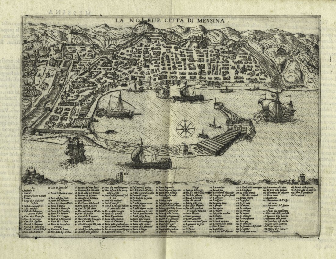 Messina: Paolo Forlani. La nobile Città di Messina. 1567. Incisione in rame. mm 210x280. Foglio: mm 272x413. Titolo in alto al centro sulla lastra. In basso, sulla lastra, ampia legenda con 167 rimandi. Testo