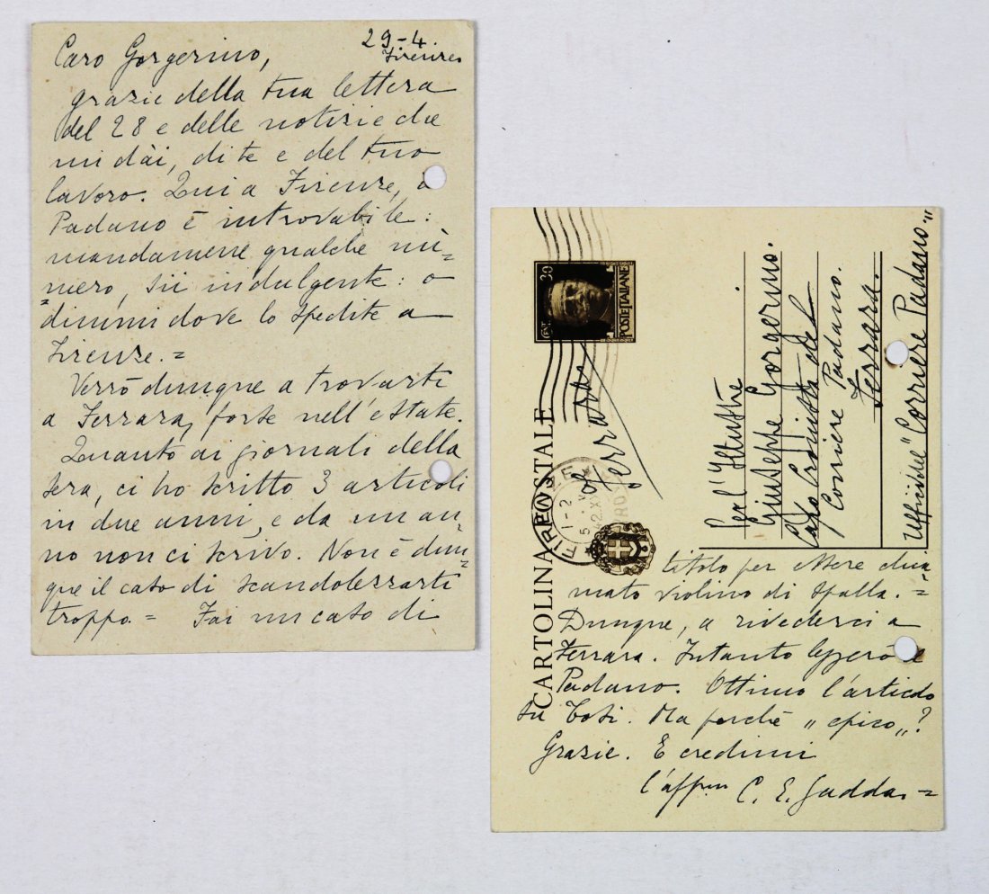 Gadda Carlo Emilio: Gadda Carlo Emilio. 2 cartoline postali viaggiate autografe firmate. Datate 1942, l’altra senza data. Manoscritti a inchiostro blu. Fori di classificatore. Dimensioni: 145x105 mm. (2)