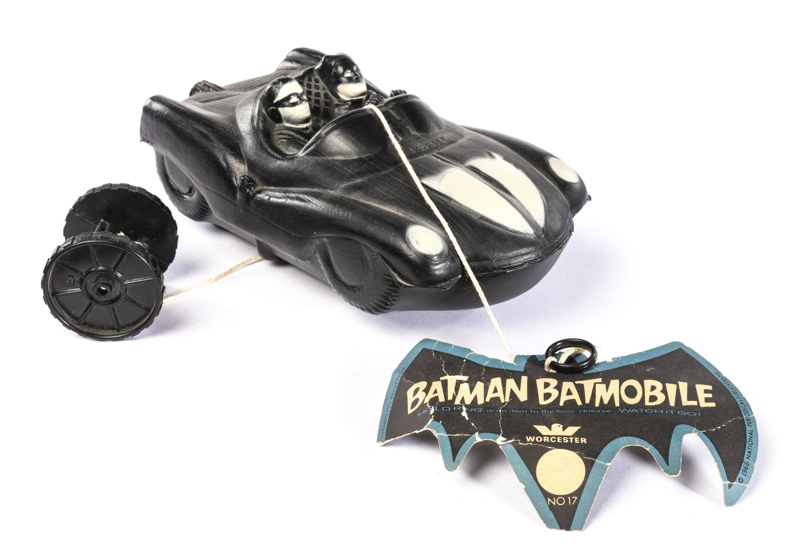 BATMAN: WORCESTER TOY "Batmobile" 1966 Jouet Ã tirer en plastique. Avec Ã©tiquette d'origine.