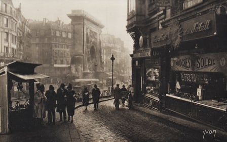 Jean Pierre Yves Petit AKA 'Yvon' (1886-1969): La Parie St. Martin vue de la Rue de la Lune (The