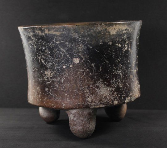 Pre-Columbian pottery vessle (1 of 5)